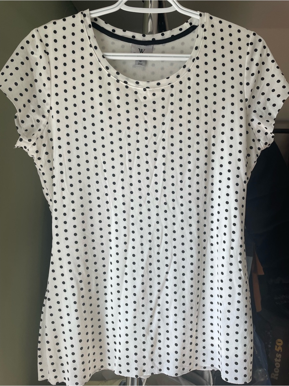 Worthington t-shirt style top size medium white & black polka dots lightweight